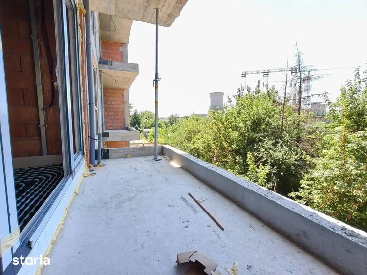 Apartament cu 3 camere decomandat în Titan
