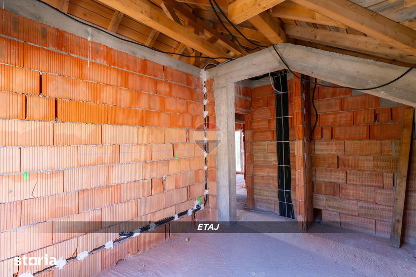 Casă cu 5 camere cu Teren 700 Mp în Central