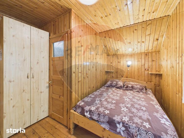 Casă cu 9 camere cu Teren 341 Mp în Dâmbovicioara