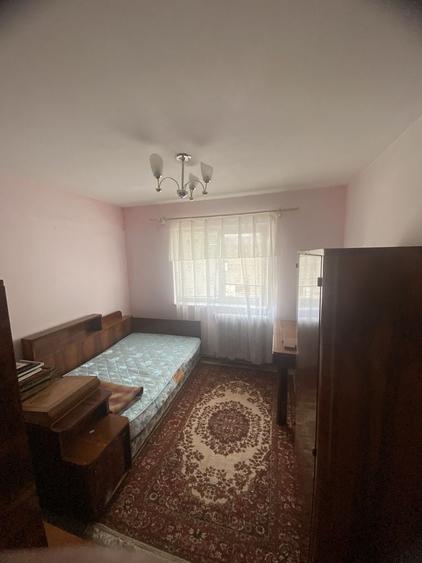 Apartament cu 3 camere decomandat în Târgu Ocna