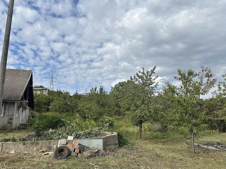 Teren de 2800 mp, în Central