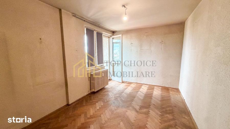 Apartament cu 3 camere decomandat în Tei