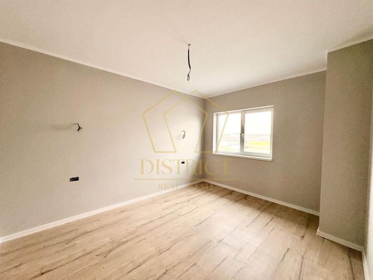 Duplex cu 4 camere cu Canalizare în Moșnița Veche