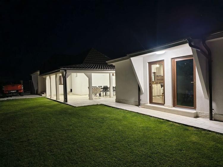 Casă cu 3 camere cu Teren 1800 Mp în Cărănzel
