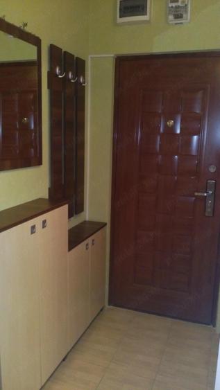 Apartament cu 2 camere semidecomandat în Berceni