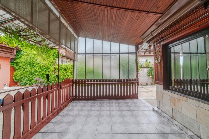 Casă individuală cu 4 camere cu Canalizare în Central