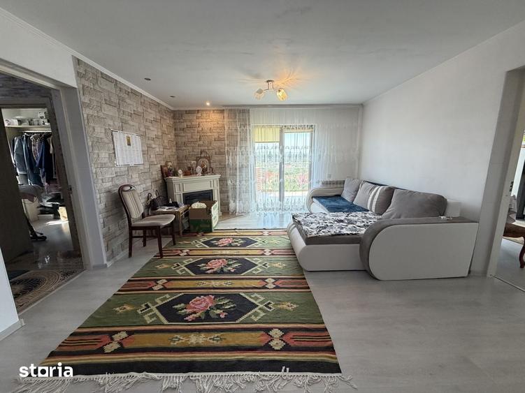 Casă cu 5 camere cu Teren 1175 Mp în Central