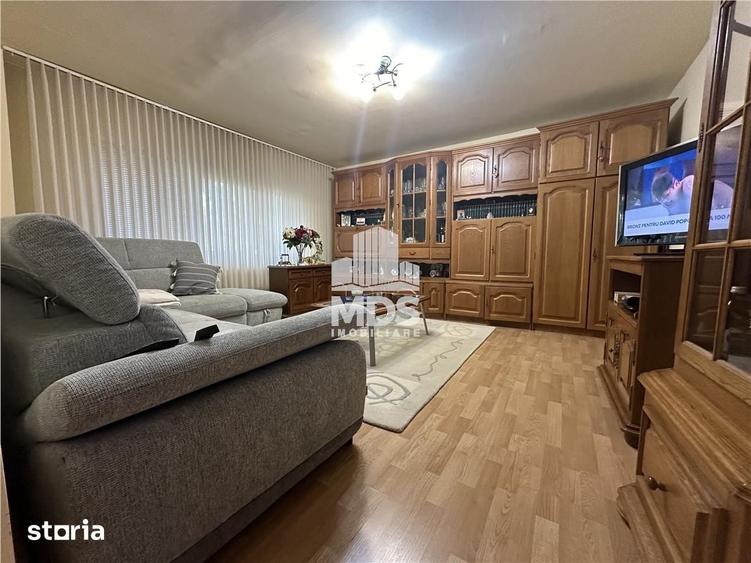 Apartament cu 3 camere decomandat în Steaua