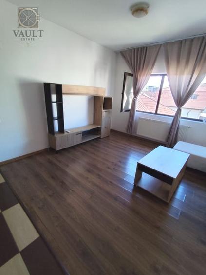 Apartament cu 3 camere decomandat, mobilat în Haliu