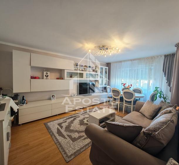 Apartament cu 3 camere decomandat, mobilat în Lipovei
