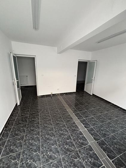 Spațiu comercial, de 200 mp, în Tomești