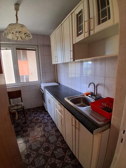 Apartament cu 3 camere decomandat în Iancului