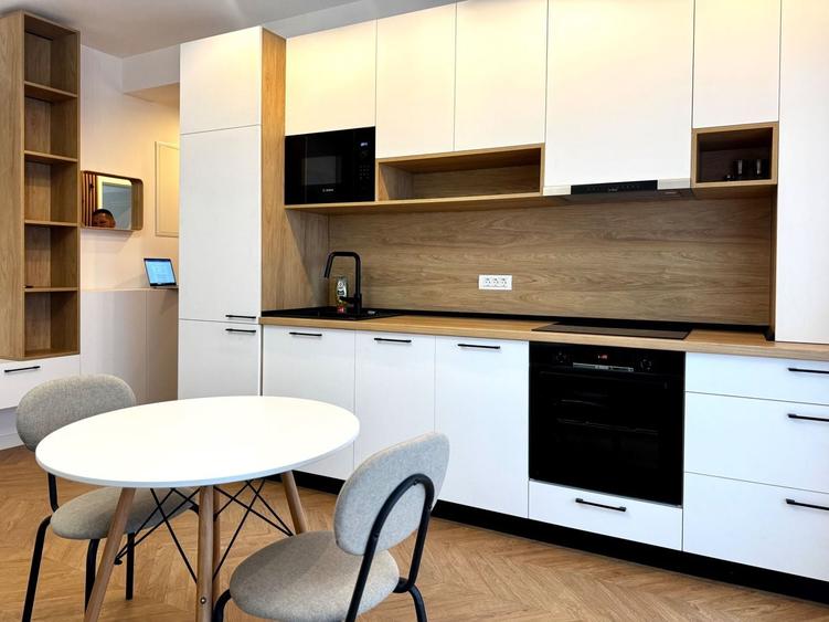 Apartament cu 2 camere semidecomandat, mobilat în Buziașului