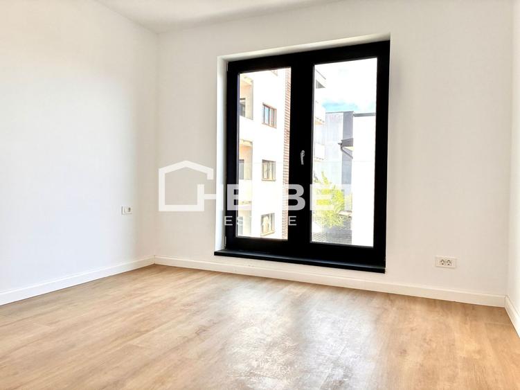 Duplex cu 4 camere cu Canalizare în Central