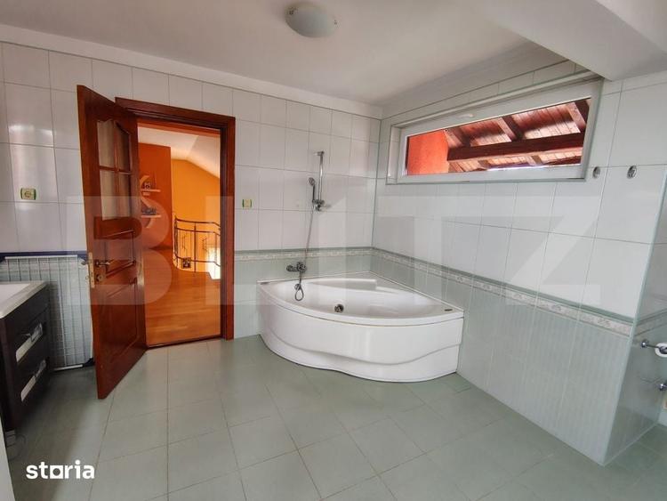 Casă cu 4 camere cu Teren 678 Mp în Europa