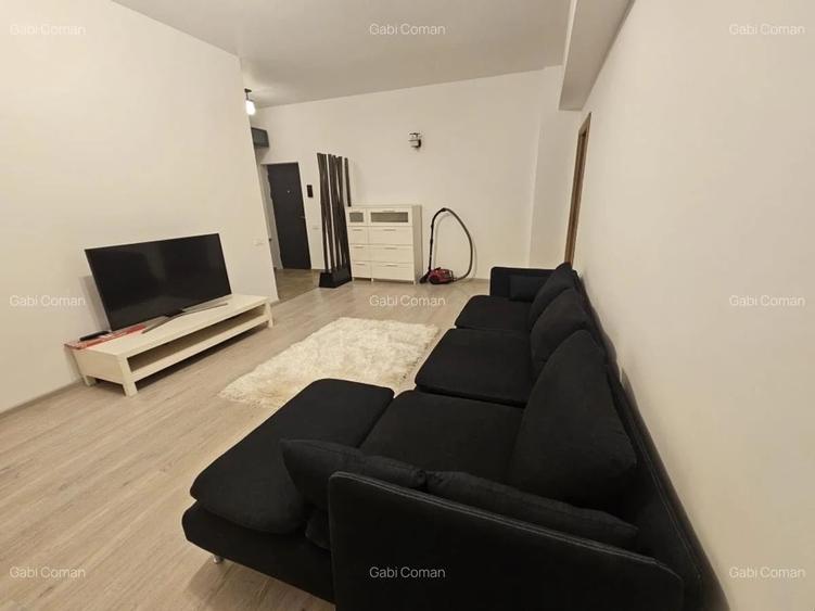 Apartament cu 2 camere semidecomandat, mobilat în Văcăresti