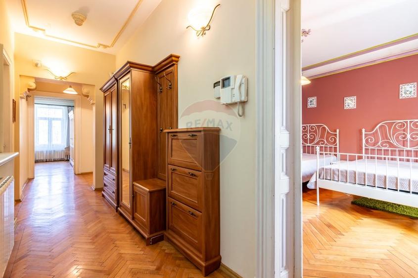 Apartament cu 4 camere decomandat, mobilat în P-ța Amzei