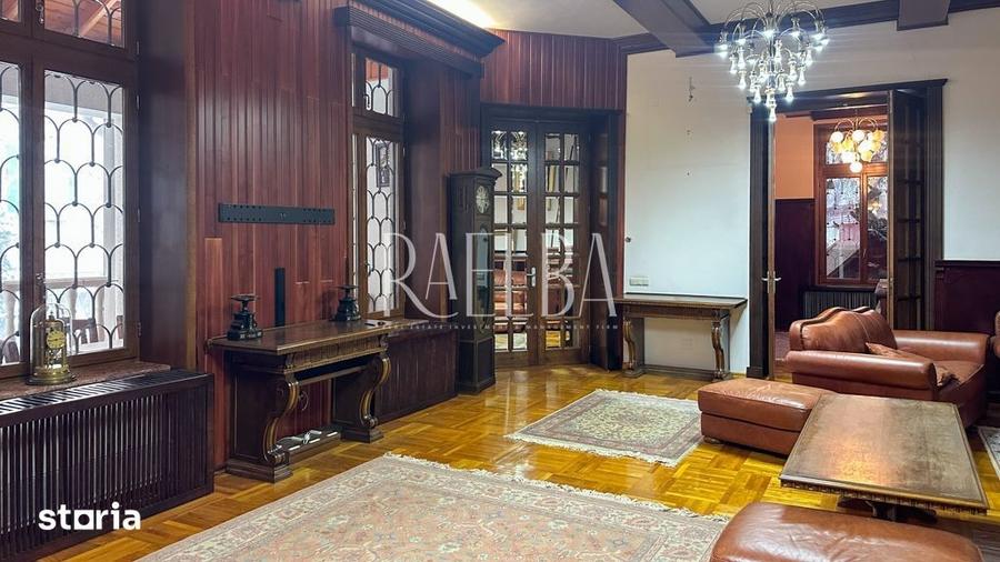 Casă cu 9 camere cu Teren 450 Mp în Rosetti