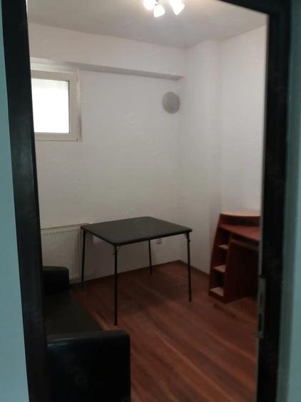 Apartament cu 3 camere decomandat în Universitate