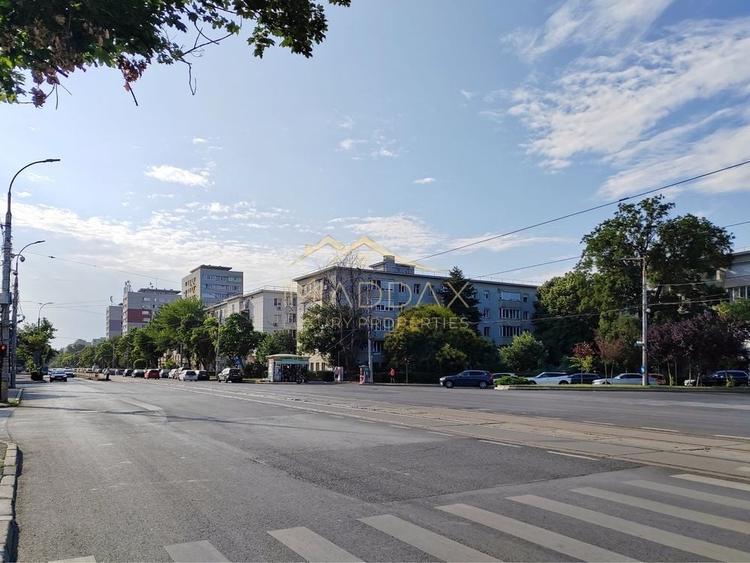 Apartament cu 3 camere, mobilat în Domenii
