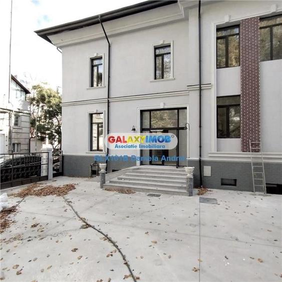 Casă individuală cu 40 camere cu Teren 885 Mp în Calea Victoriei