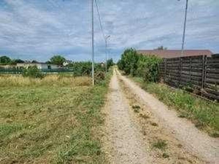 Spațiu comercial, în Tânganu