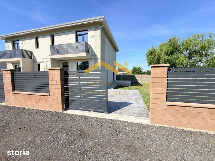 Casă cu 4 camere cu Teren 265 Mp în Sânmihaiu Român