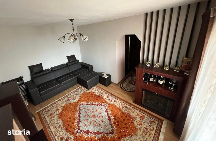 Apartament cu 3 camere semidecomandat în Central