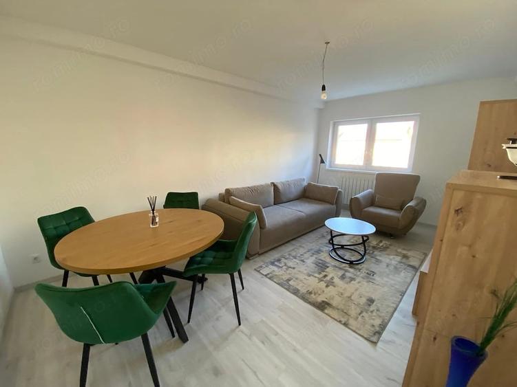 Apartament cu 3 camere decomandat în Mihai Viteazul