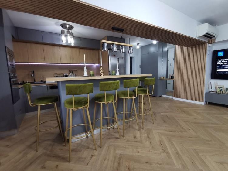 Apartament cu 4 camere decomandat în Ultracentral