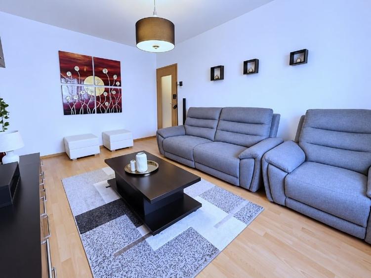 Apartament cu 3 camere decomandat, mobilat în Bucovina