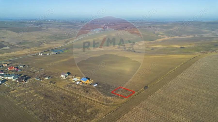 Teren de 600 mp, în Vânători