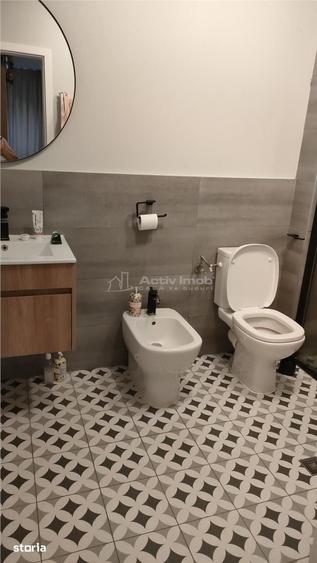 Casă cu 4 camere cu Teren 200 Mp în 1 Decembrie