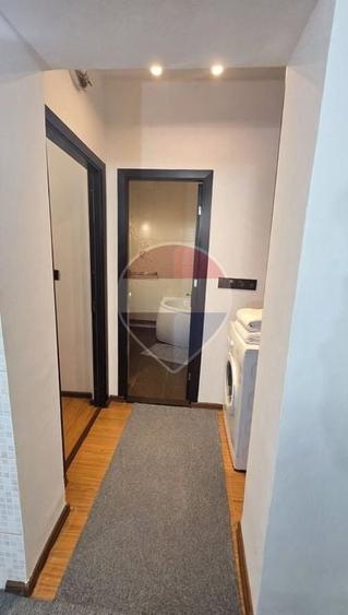 Apartament cu 3 camere decomandat, mobilat în Podu Roș