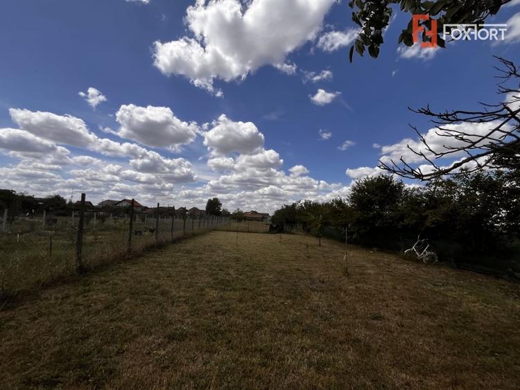 Casă individuală cu 3 camere cu Teren 1094 Mp în Izvin