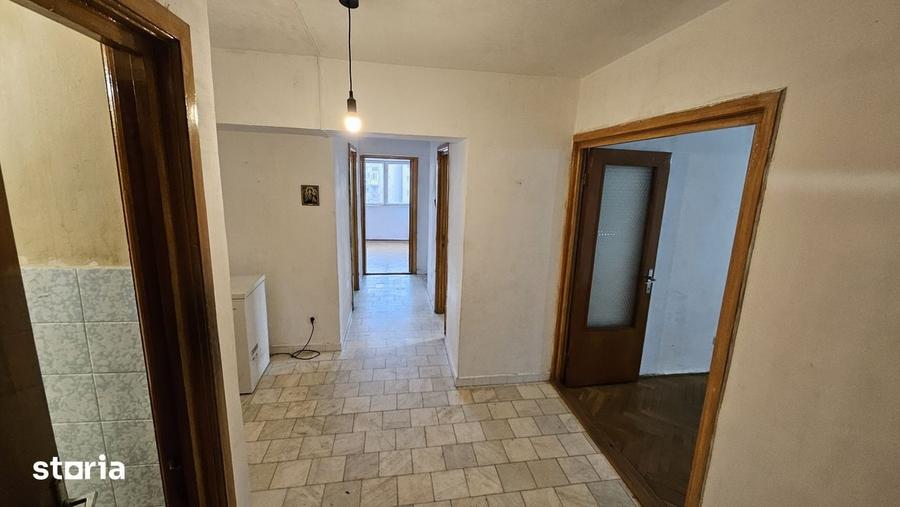 Apartament cu 3 camere decomandat în Dacia