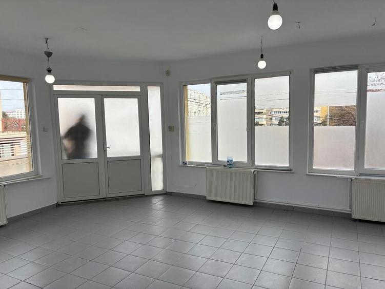 Spațiu comercial, de 38 mp, în Sfântu Ilie