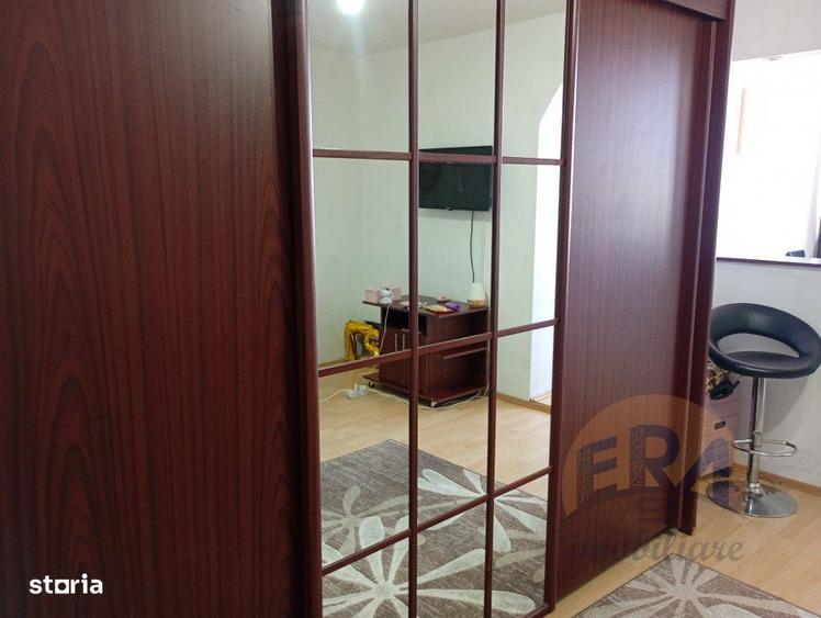 Garsonieră decomandată în Decebal