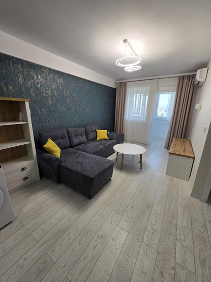 Apartament cu 3 camere decomandat în Nicolina
