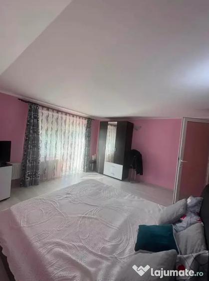 Casă cu 5 camere în Oncea