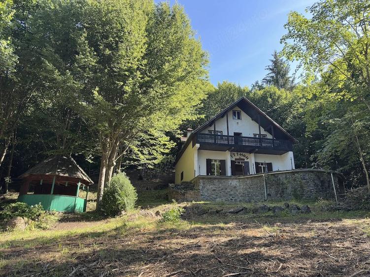 Casă cu 4 camere cu Teren 3532 Mp în Băile Homorod