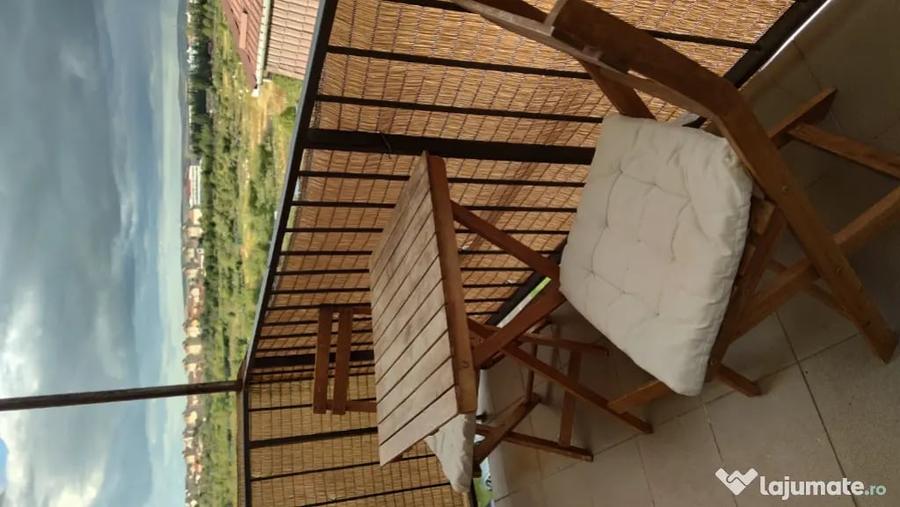 Apartament cu 3 camere decomandat în Ștrand
