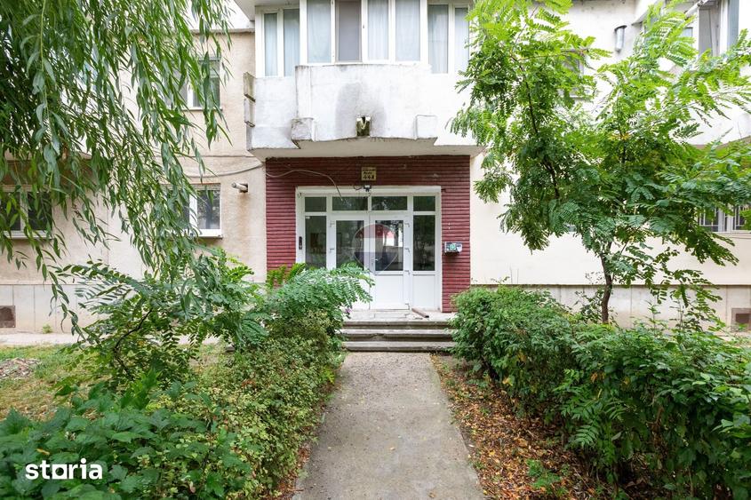 Apartament cu 3 camere decomandat în Mioriței