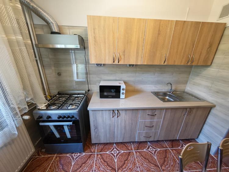 Apartament cu 3 camere decomandat în Brâncoveanu