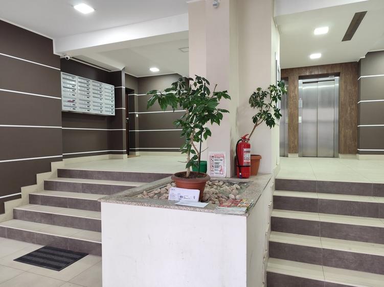 Apartament cu 2 camere semidecomandat în Central