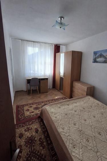 Apartament cu 3 camere decomandat în Tașca