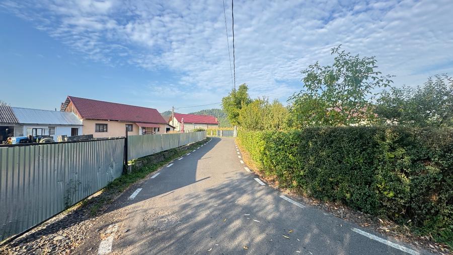 Teren Construcții intravilan de 1200 mp, în Sarasău