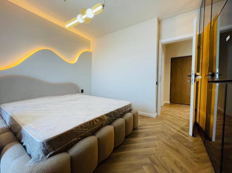 Apartament cu 3 camere semidecomandat în Florești