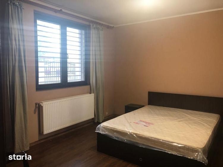 Casă cu 6 camere cu Teren 500 Mp în Petrăchioaia