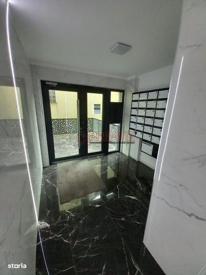 Apartament cu 3 camere decomandat în Apărătorii Patriei